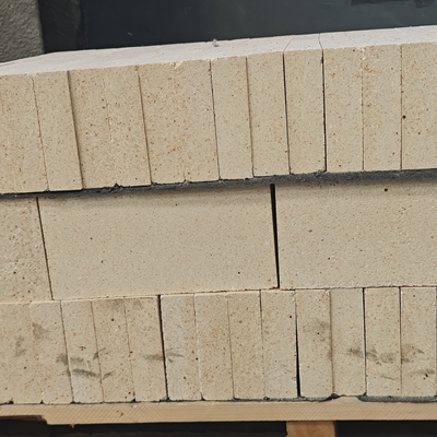 Good Slag Resistance Fire Clay Brick 1650℃ High Alumina Refractory Insulation Bricks For Carbide Alloy And Lithium Battery Cathode